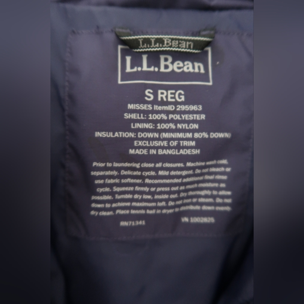 LIKE NEW Women's L.L. Bean Down Puffer Coat Navy Blue Size Small - Picture 4 of 6